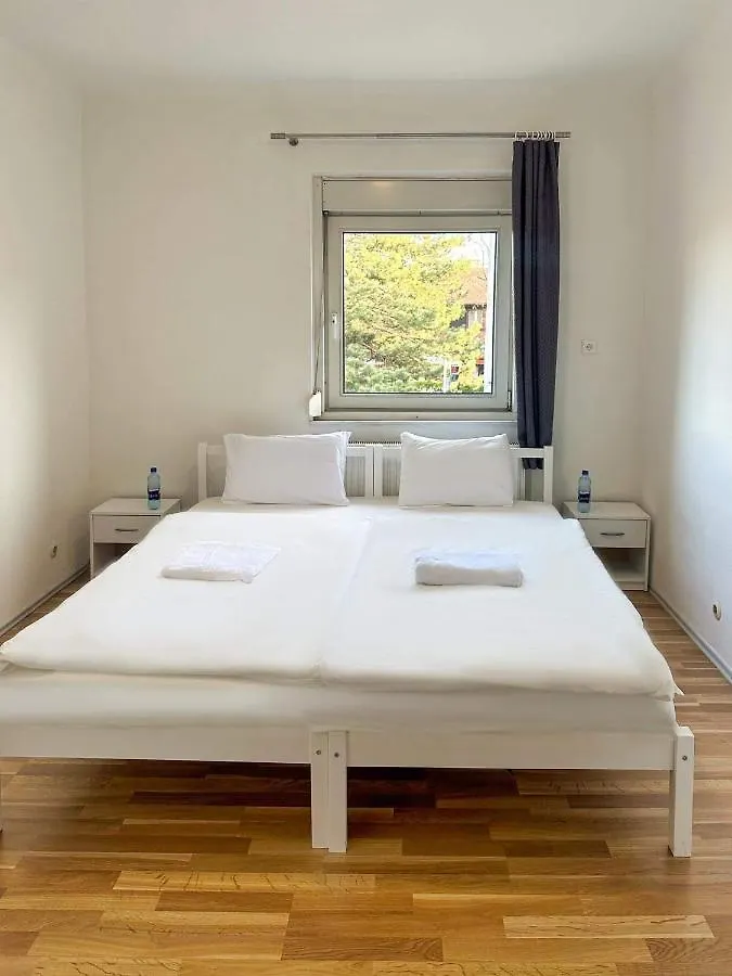 Adelin Vienna Hostel 0*,