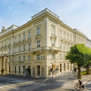 hyperion-hotel-salzburg.saalbachhinterglemmhotels.com/